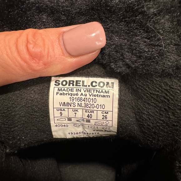**SOLD** Sorel winter boots - Size 9 - Picture 5 of 5